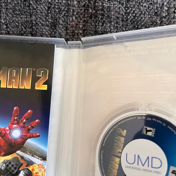 Sony PSP 2 Game Lot Iron Man 2 and Twisted Metal Head On - Picture 4 of 4